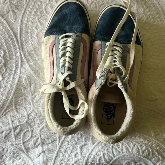 Vans Blue and Pink Women's Sneakers - Picture 6 of 10